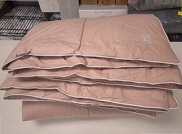 PG Pillow Guy All Season Gel Fiber Down-Alternative King/Cal-King Comforter Pink